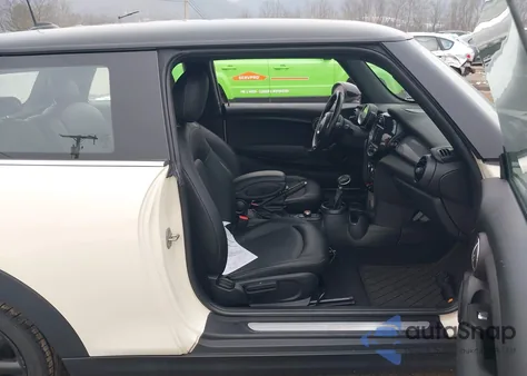 2018 Mini Hardtop Cooper/Oxford Edition from USA, damaged, VIN WMWXP5C59J3C65613